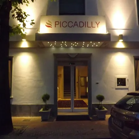 Piccadilly مونتيكاتيني تيرمي